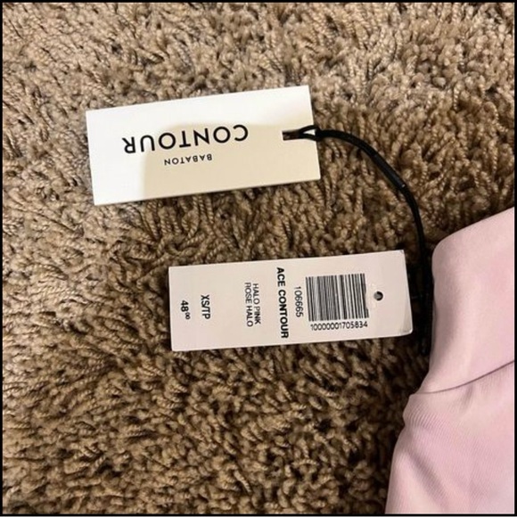 Aritzia Babaton ACE Contour Bodysuit XS - halo pink - Picture 3 of 3